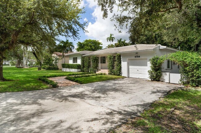 Building Photo - 4724 Orduna Dr