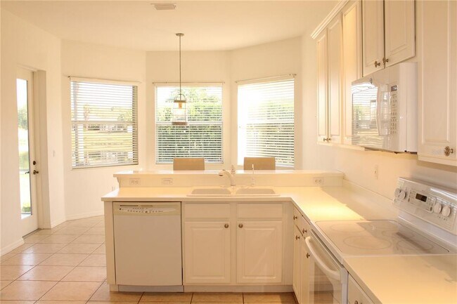 Building Photo - 11257 28th St Cir E