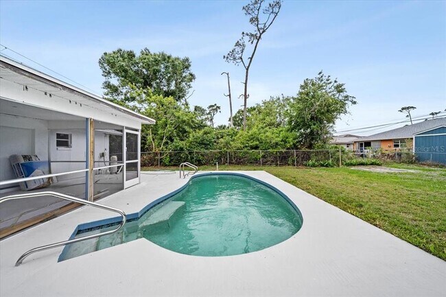Building Photo - 21224 Quesada Ave