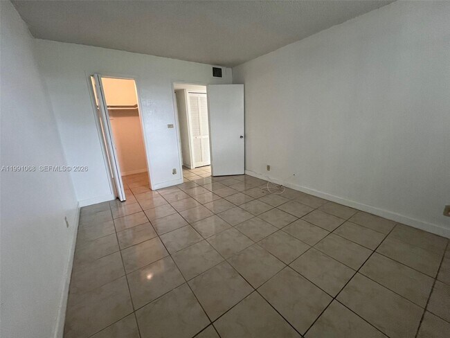 Building Photo - 4550 NW 9th St