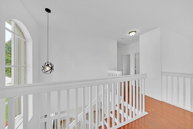 Building Photo - 5878 Bay Hill Cir