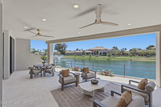Building Photo - 8429 E Del Camino Dr