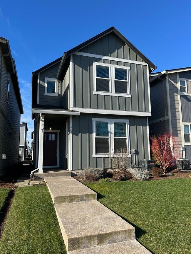 Building Photo - Well Maintained 3 Bedroom, 2 Bath House in McMinnville