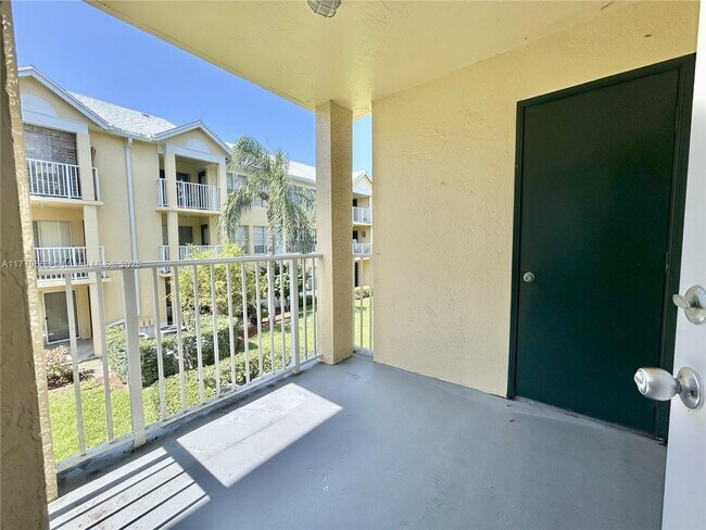 Building Photo - 6331 La Costa Dr
