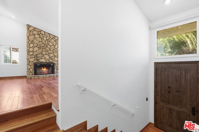 Building Photo - 4345 Canoga Ave