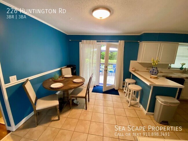 Building Photo - 226 Huntington Rd