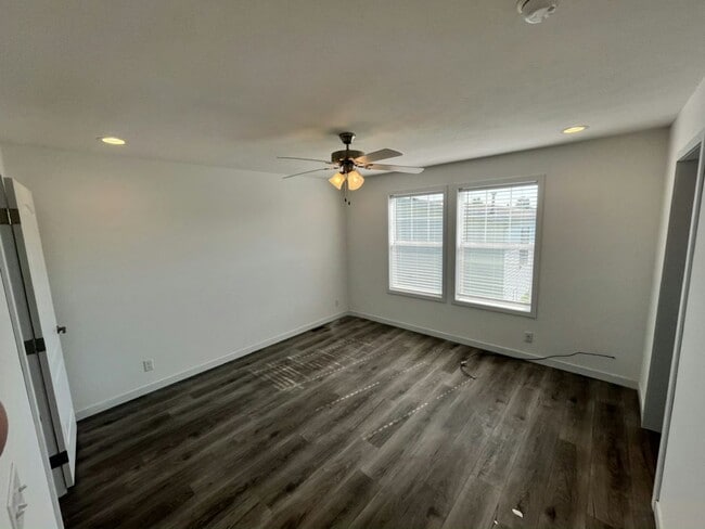 Building Photo - 25719 Shinnecock Dr