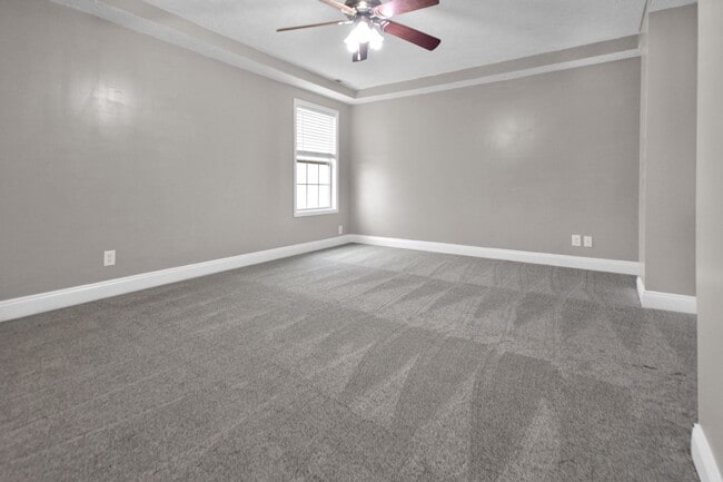 Building Photo - Pet Friendly Four Bedroom!