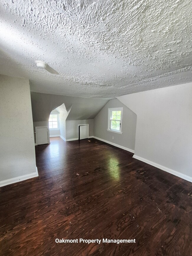 Building Photo - 3301 Nine Mile Rd