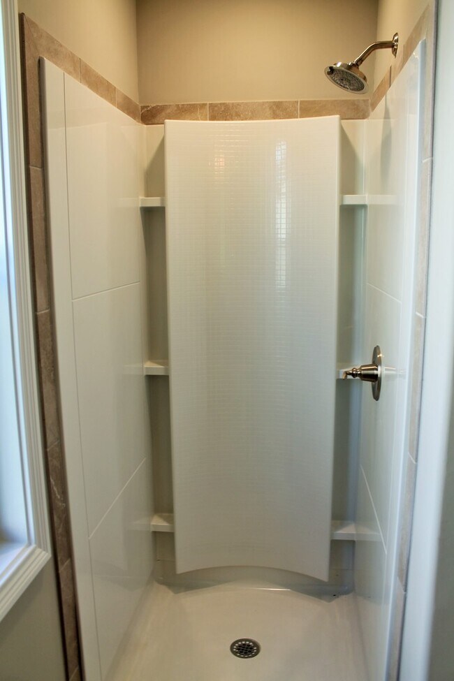 Building Photo - 257 Azalea Dr