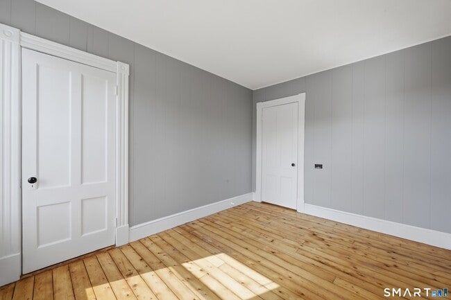 Building Photo - 43 Dunham St