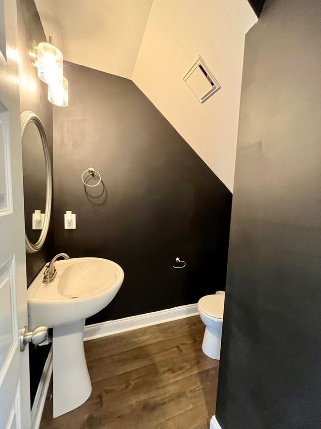 Building Photo - ** COMING SOON ** Beautiful Large Home in Great Location