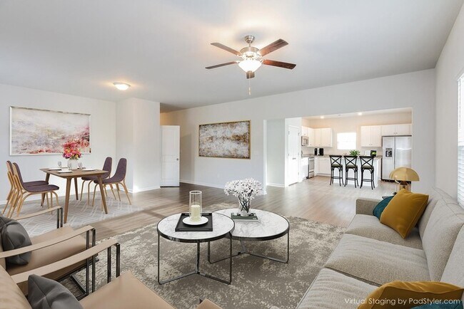 Building Photo - Beautiful 3 Bedroom Home with Large Yard
