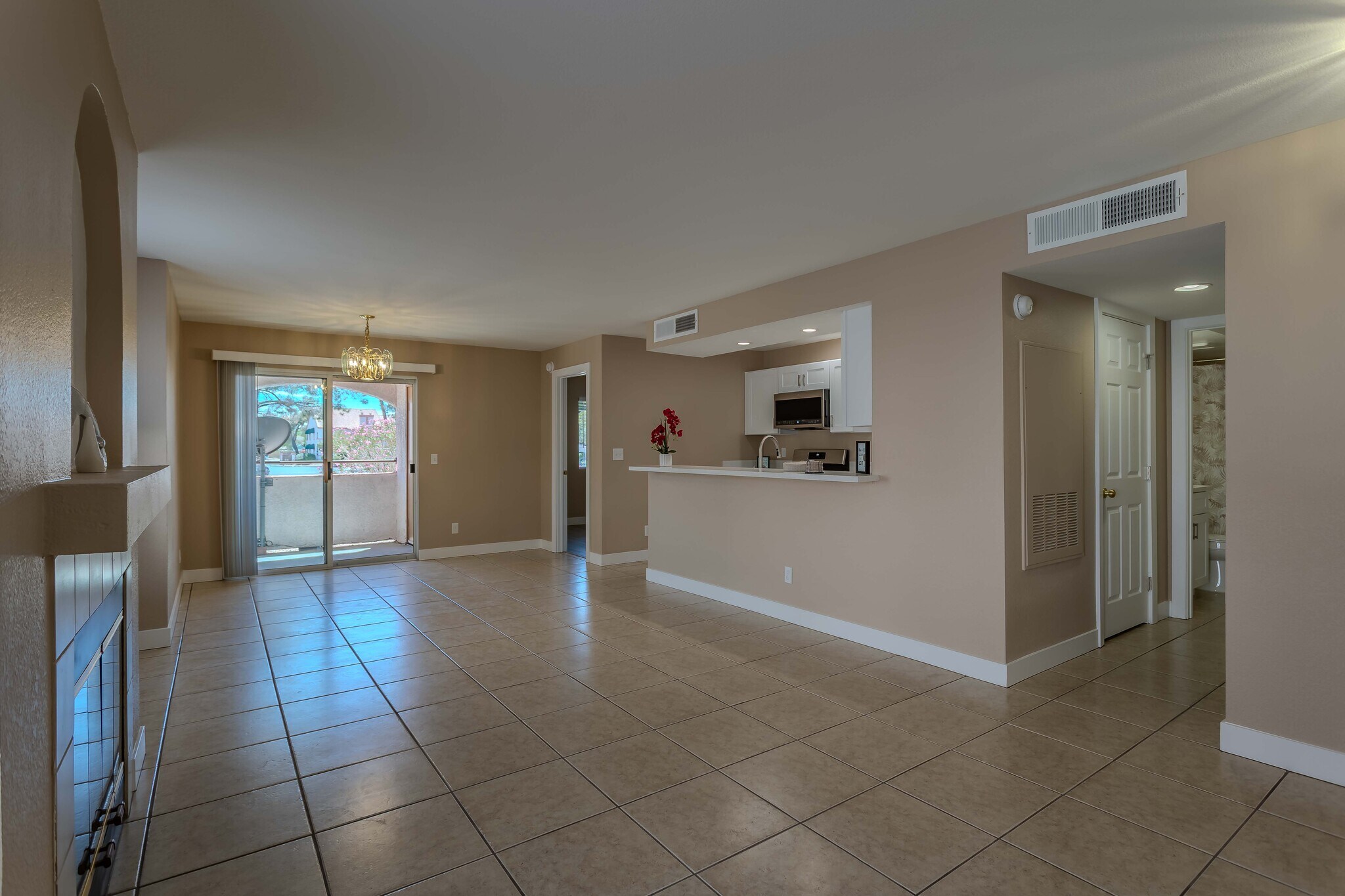 Building Photo - 7570 W Flamingo Rd