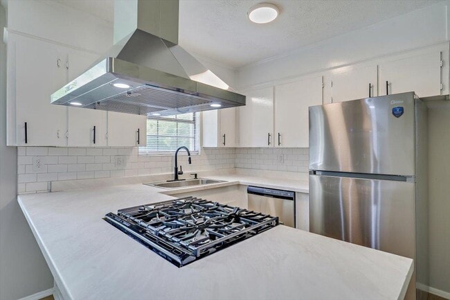Building Photo - 642 Sweetgum St