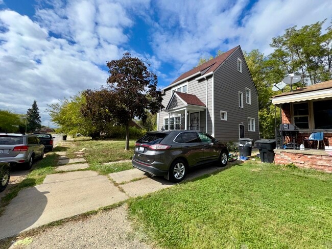 Building Photo - 14289 Linnhurst St