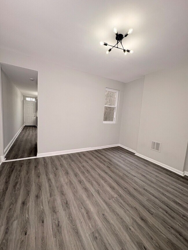 Building Photo - 235x McCulloh St