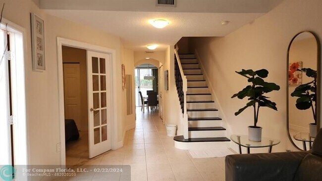 Building Photo - 2337 Anchor Ct