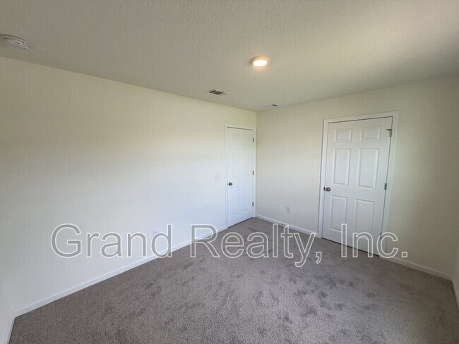 Building Photo - 4316 Jitterbug St