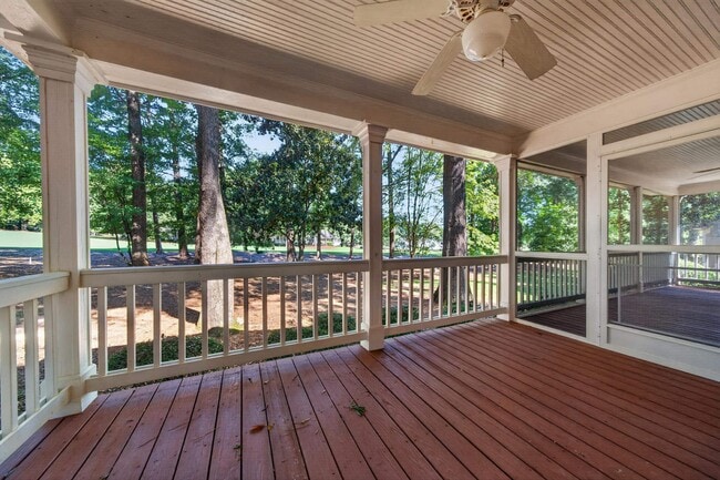 Building Photo - 113 7 Oaks Way