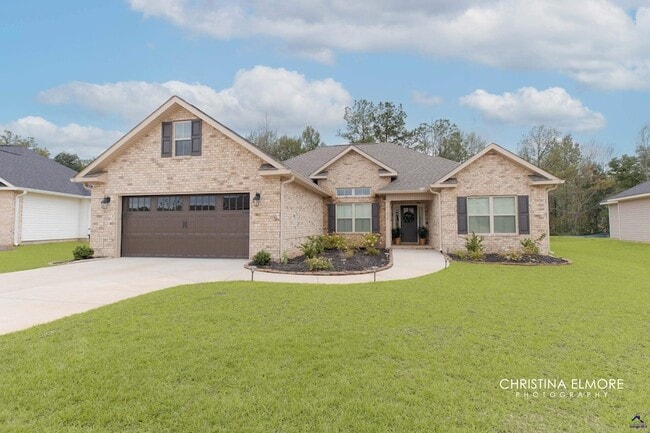 Building Photo - 214 Creek Ridge Dr