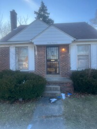 Building Photo - 3 bd/1 bath Single Family Brick Home