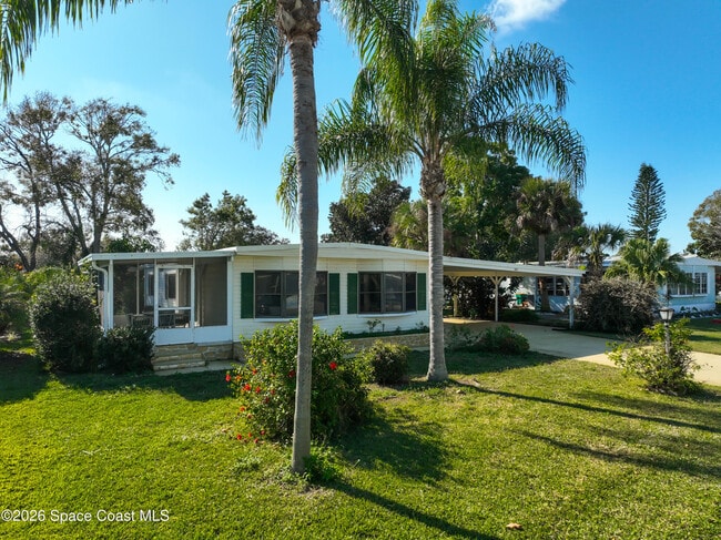 Building Photo - 909 Sequoia St