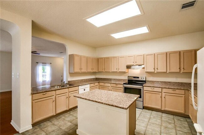 Building Photo - 1706 Chino Cove