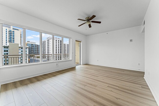 Building Photo - Sanctuary 1101