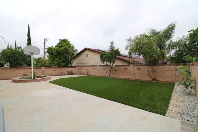 Building Photo - Two story 4/Bed, 2.5/bath  Home for Lease ...