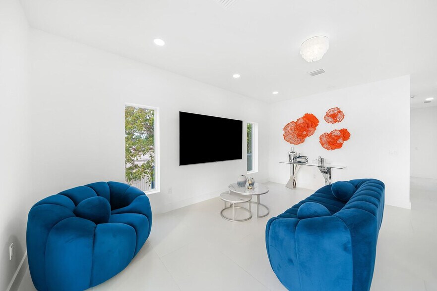 Building Photo - 387 82nd St