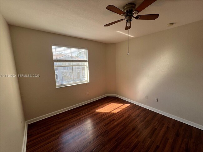 Building Photo - 2903 SE 17th Ave