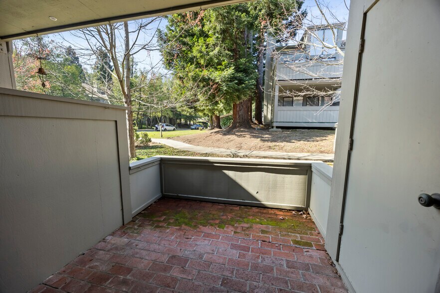 Building Photo - 198 Oriole Cir