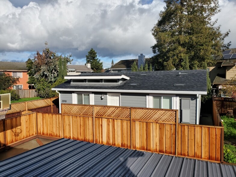 Building Photo - 25918 Meadowmist Dr
