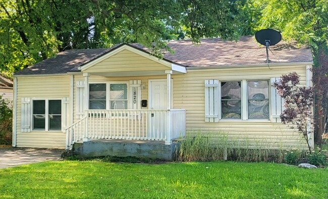 Primary Photo - Adorable 3 Bedroom Home $1050!!!