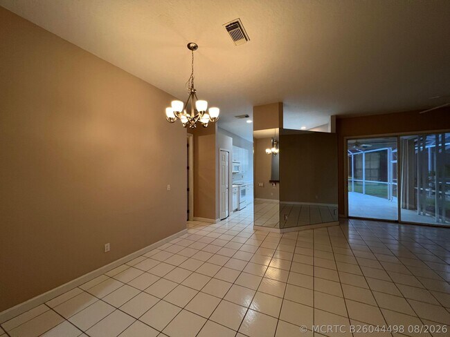 Building Photo - 557 SW New Castle Cove