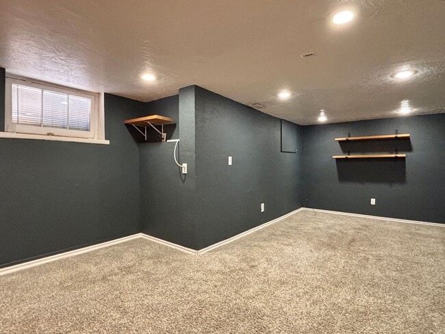 Building Photo - Charming Home in Salt Lake City!