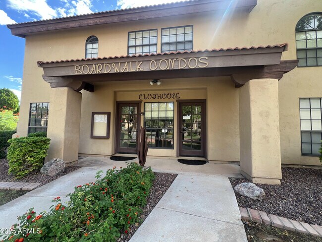 Building Photo - 1351 N Pleasant Dr