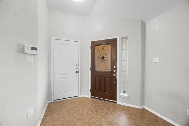 Building Photo - 119 Aguilar Dr