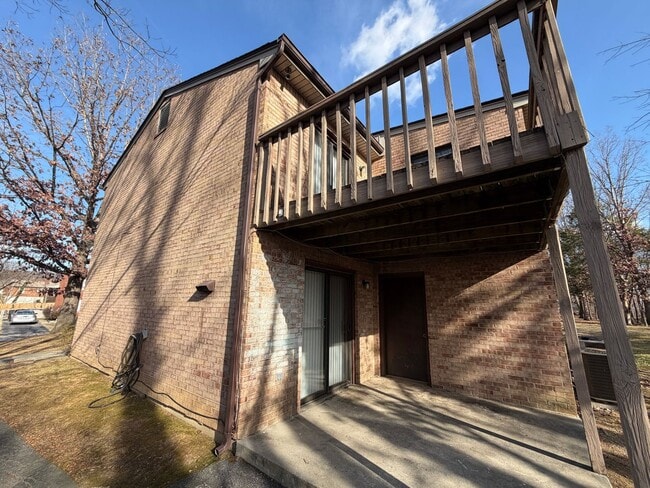 Building Photo - Roanoke County Duplex