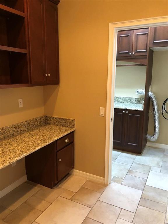 Building Photo - 925 Saza Run