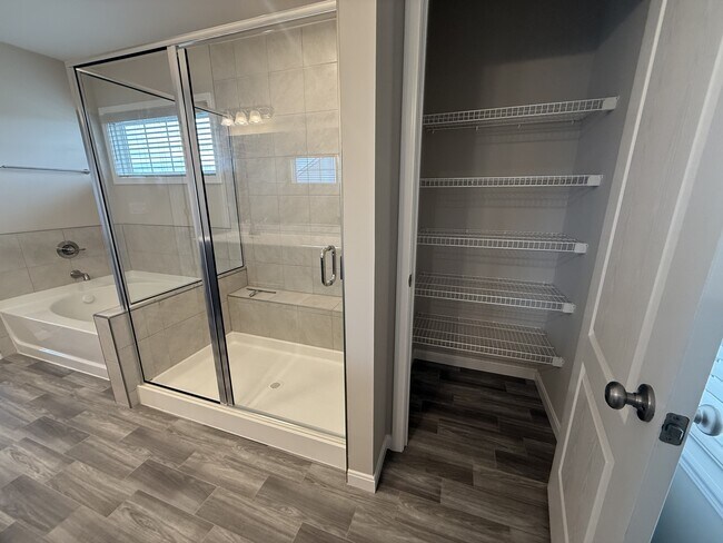 Building Photo - 6964 Briarcliff Ct