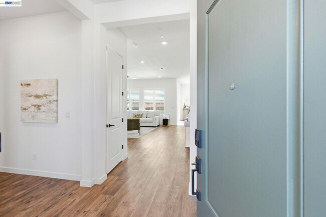 Building Photo - 1550 Plumas Dr