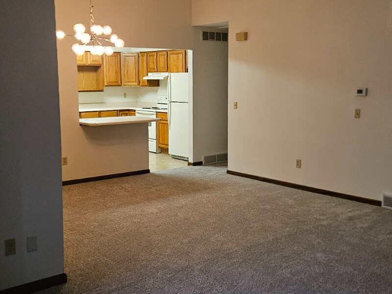 Building Photo - 1555 Vista Ridge Dr