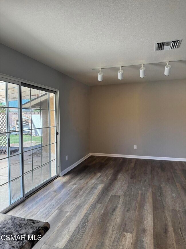 Building Photo - 3429 Henry Dr