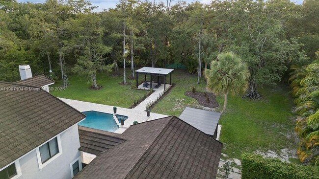 Building Photo - 5831 NW 81st Terrace