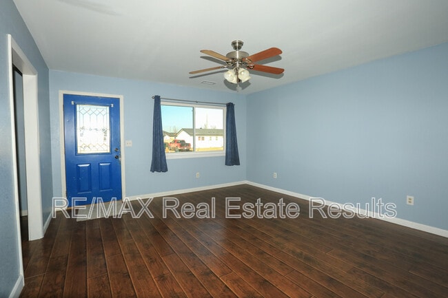 Building Photo - 1314 W Margaret Pl