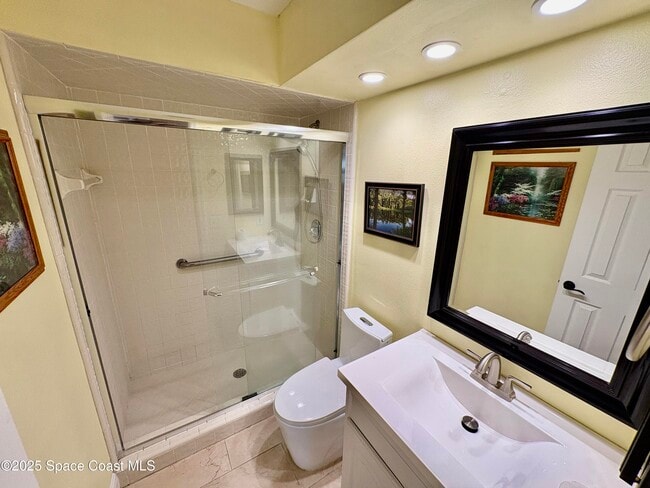 Building Photo - 349 Country Walk St