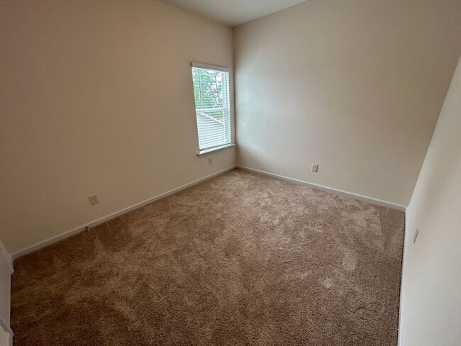 Building Photo - Newly Built 4/2.5 House in North Rome- $1,995