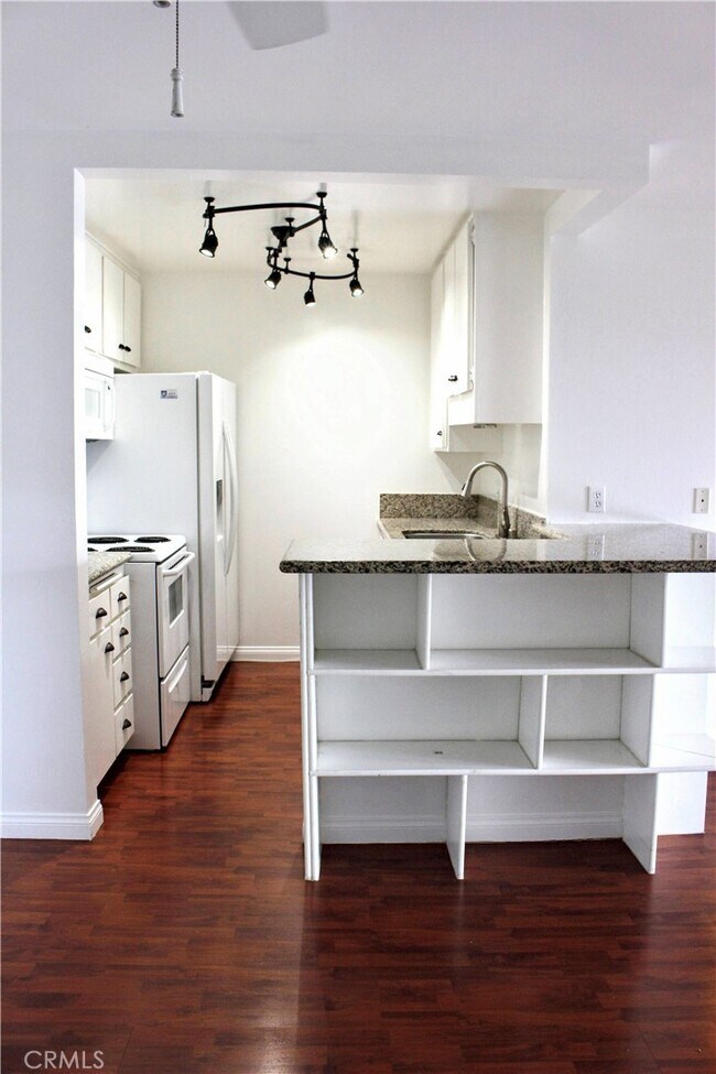 Building Photo - 7777 W 91st St